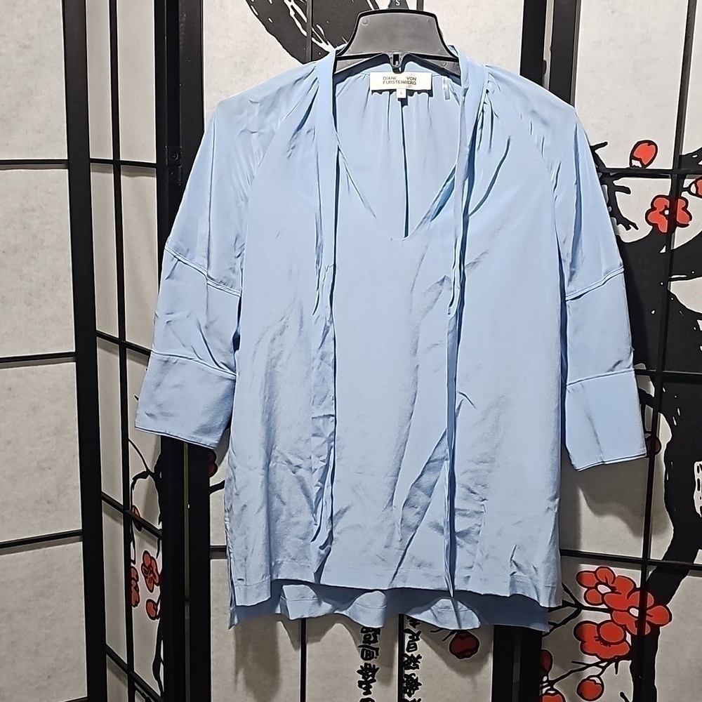 Diane Von Furstenberg Silk Blouse Top Size 6